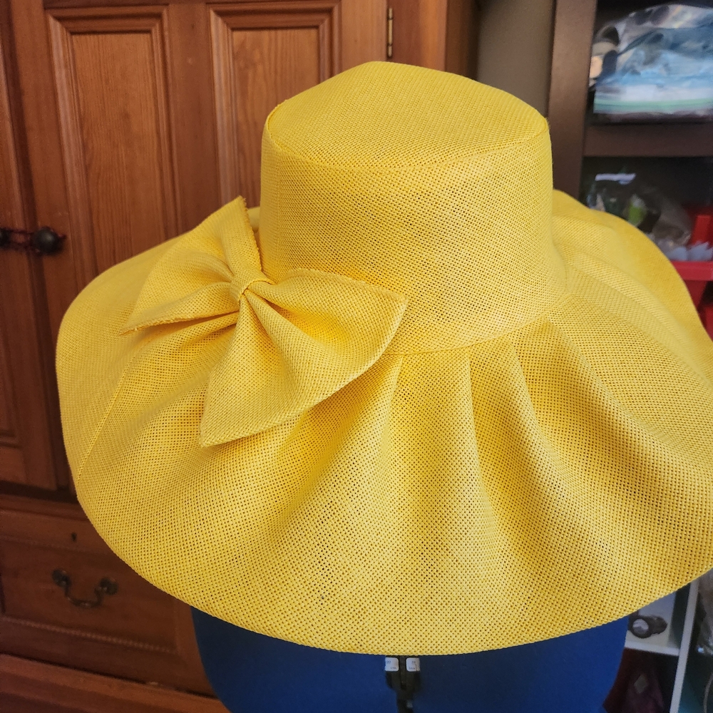 Elegant Yellow Women's Sun Hat